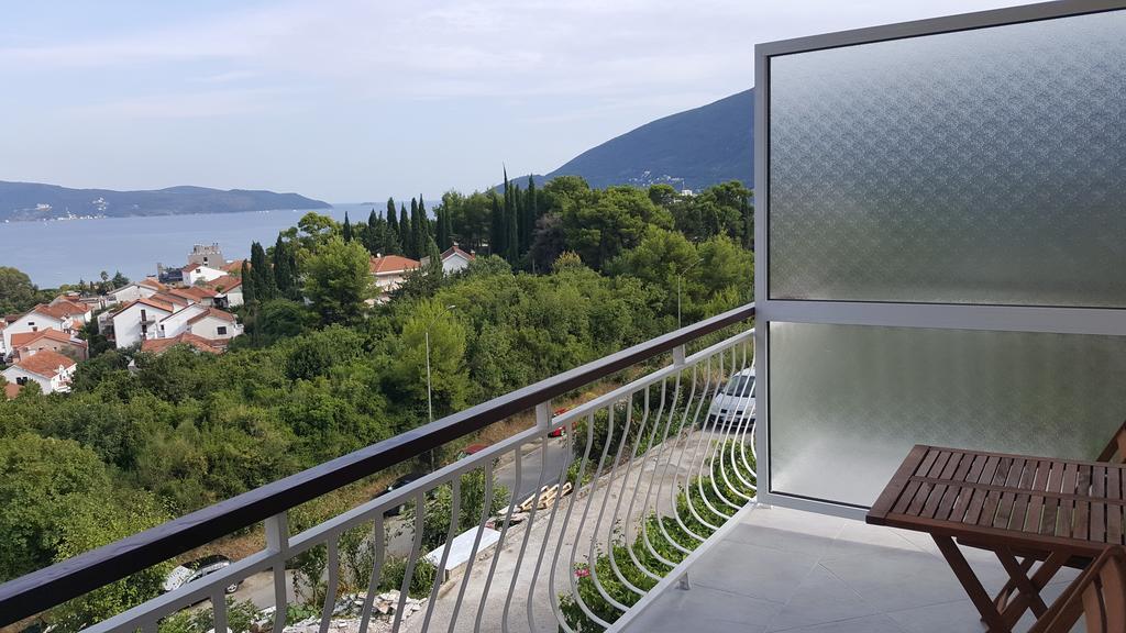 Apartments La Dolce Vita Herceg Novi Eksteriør billede